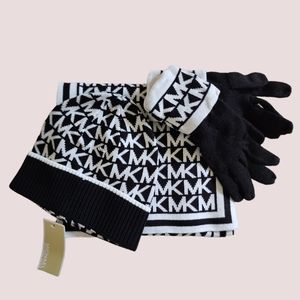 Michael Kors Beanie, scarf, gloves set